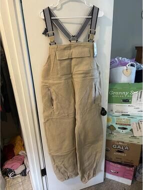 NWT Tan & cream fleece chest waiters with adjustable straps, size M